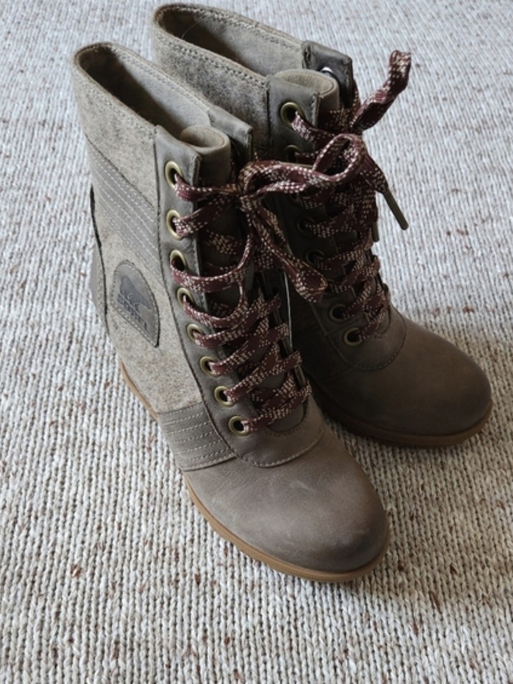 Sorel Lexie Boots LIKE NEW Size 6.5